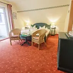 Hotel Kurhaus Devin 3*